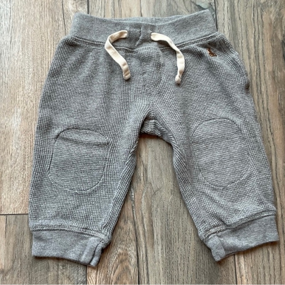 Gap sweats.